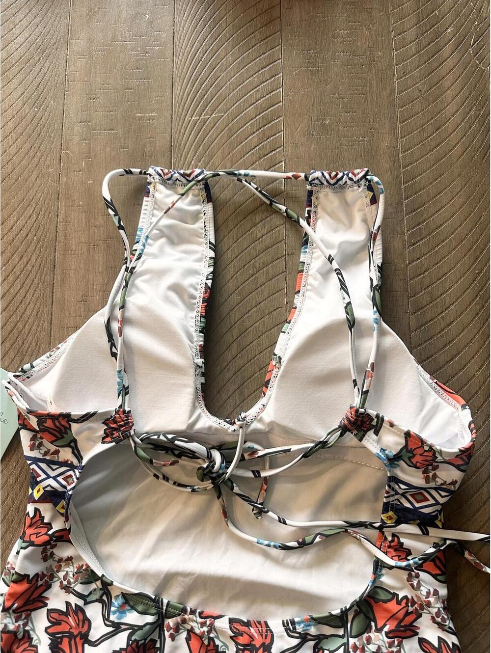 NWT CUPSHE Spring Blossoms Print One-piece Swimsuit Women’s Medium - Picture 6 of 12